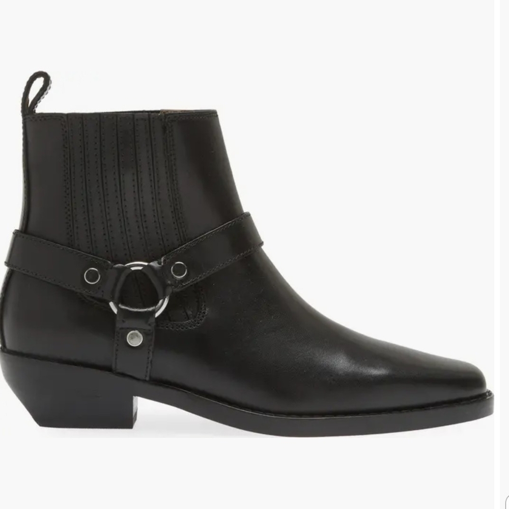 New Madewell Black Leather Ankle Booties.